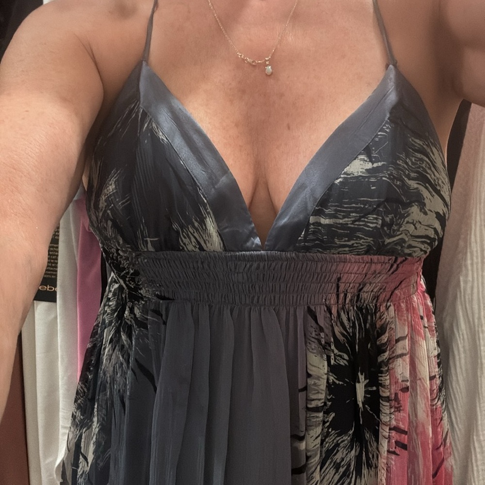 Dress - Picture 4 of 6